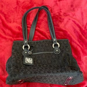 Black Anne Klein purse. In good condition
